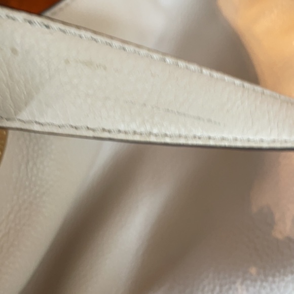 Michael Kors Fulton Large Ivory Leather Shoulder Bag - Picture 11 of 14